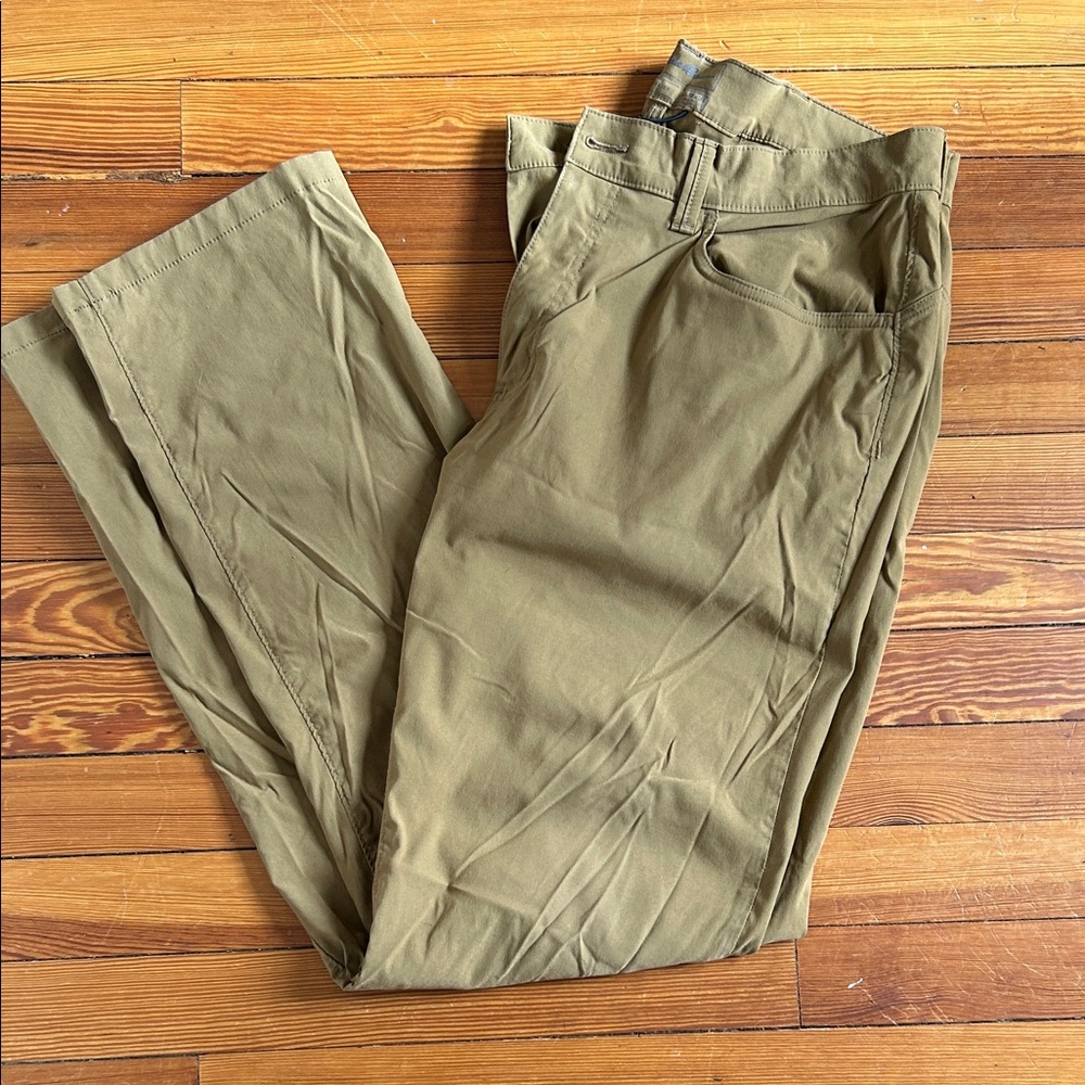 Eddie Bauer Men's Olive Chinos